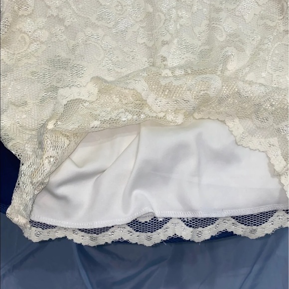 SOLD ! Cream lace dress Size M - Picture 6 of 10